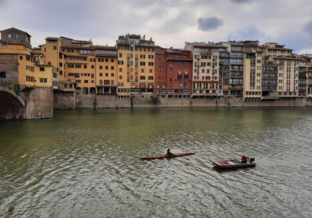 The Secret Window On The River Arno Florens Exteriör bild